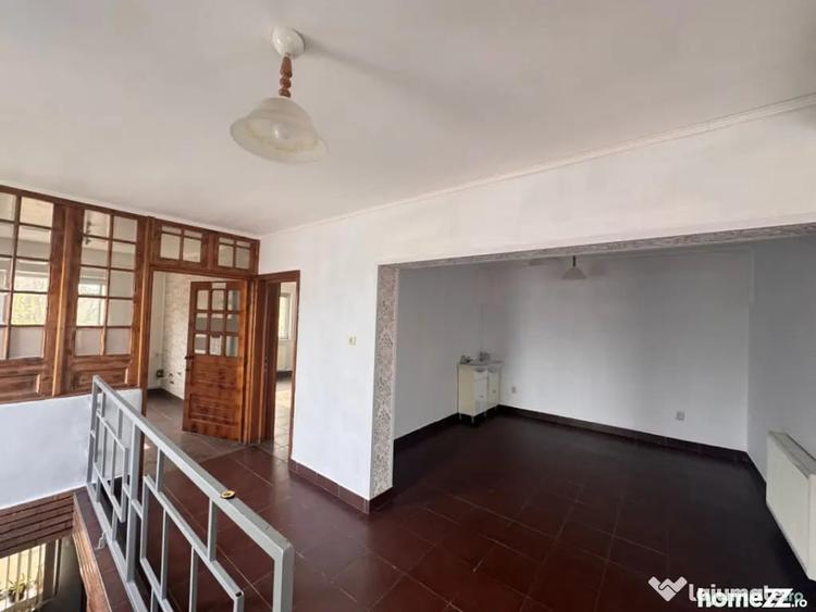Casă cu 3 camere cu Teren 164 Mp în Delfinariu