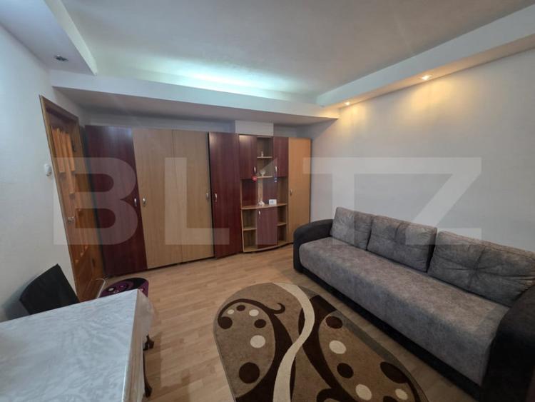 Apartament cu 2 camere decomandat în Micro 20