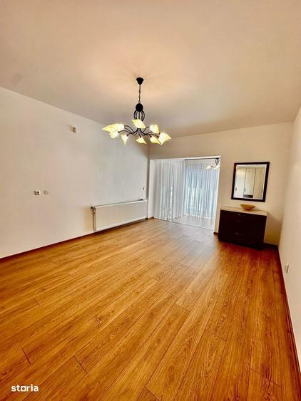 Casă cu 5 camere cu Teren 1200 Mp în Central