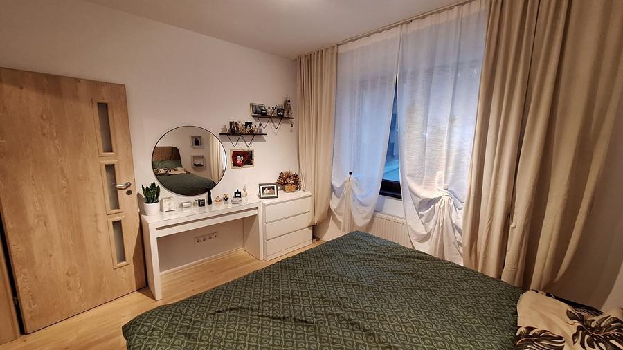 Apartament cu 3 camere decomandat în Florești