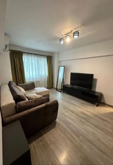 Apartament cu 3 camere decomandat, mobilat în Brâncoveanu