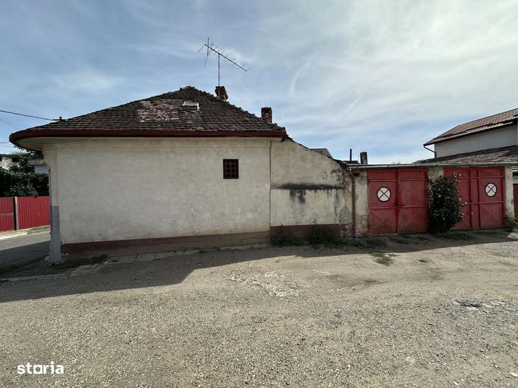 Casă cu 4 camere în Central