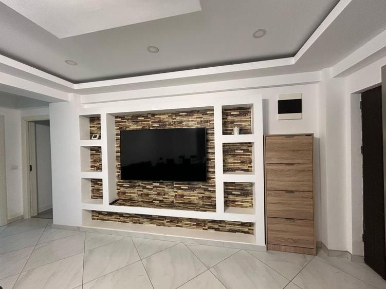 Apartament cu 3 camere decomandat în Vișan