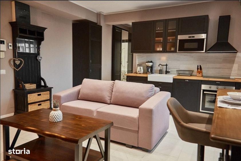 Apartament cu 3 camere, mobilat în Central
