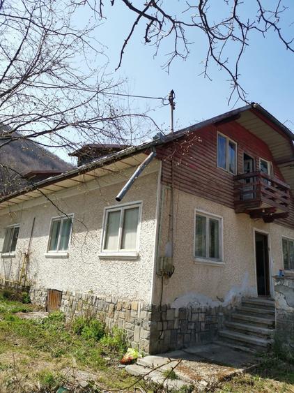 Teren de 102 mp, în Central