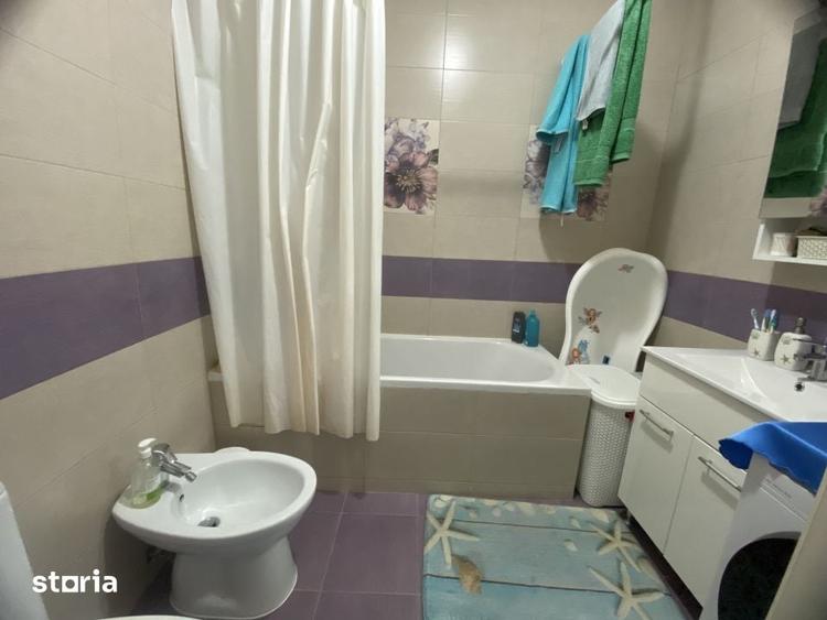 Apartament cu 3 camere în Calea Moldovei