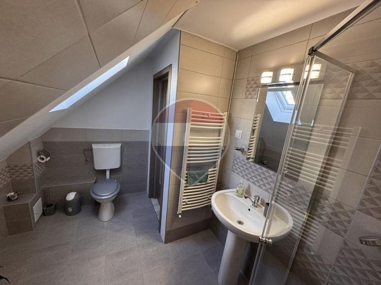 Casă individuală cu 6 camere cu Teren 268 Mp în Între Lacuri