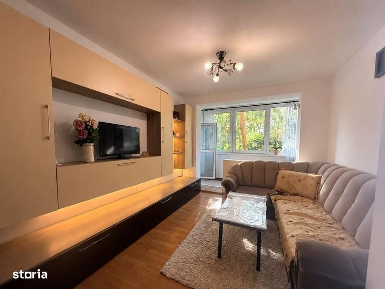 Apartament cu 3 camere semidecomandat în Gării