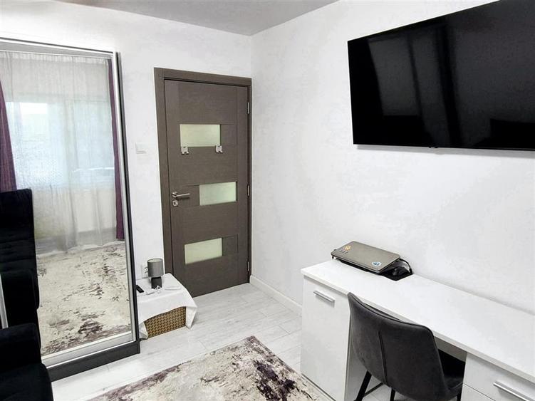 Apartament cu 3 camere decomandat, mobilat în Cug