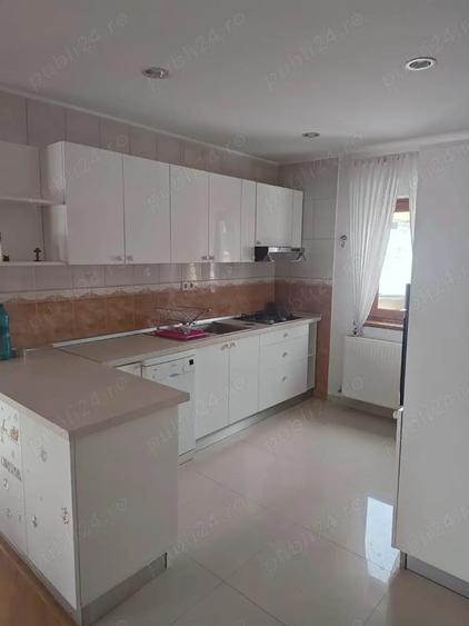 Apartament cu 3 camere în Călimănești
