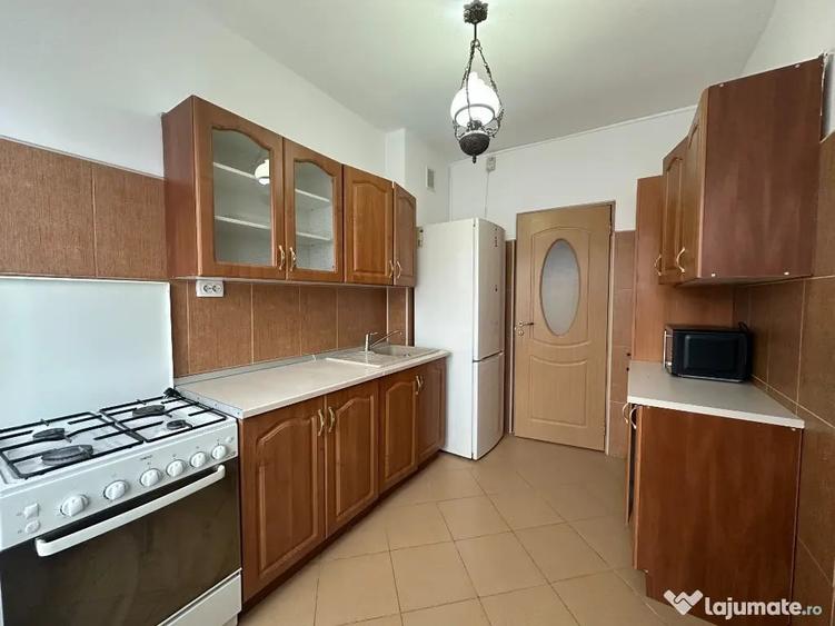 Apartament cu 3 camere decomandat în Ultracentral