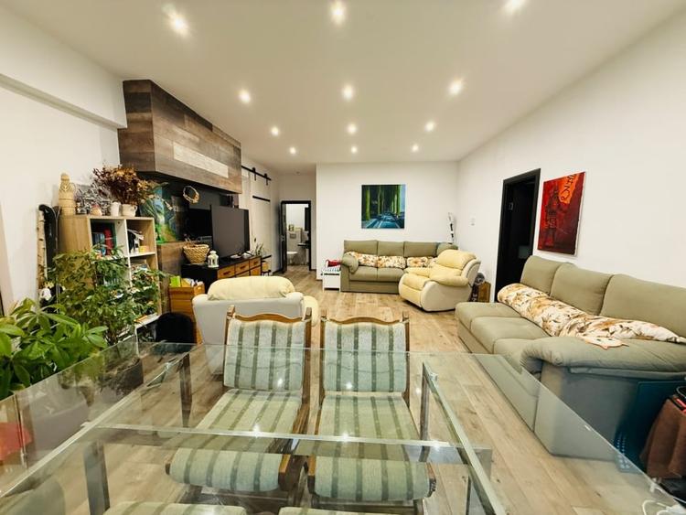 Casă individuală cu 5 camere cu Teren 1600 Mp în Cetate