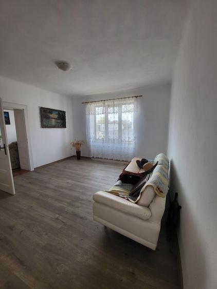 Casă individuală cu 5 camere cu Canalizare în Câlnic