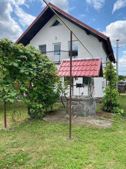 Casă cu 3 camere în Trifești