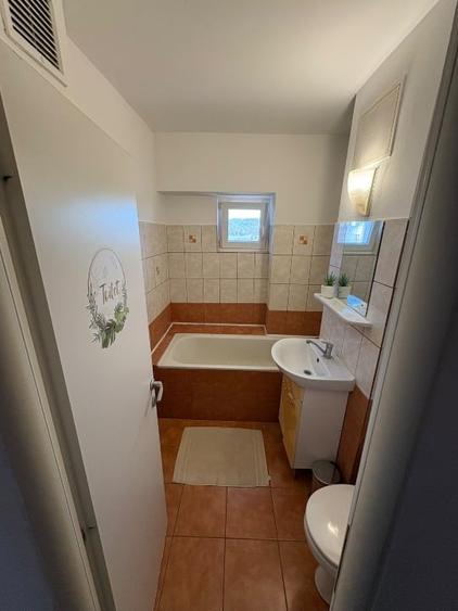 Apartament cu 3 camere decomandat în Cug