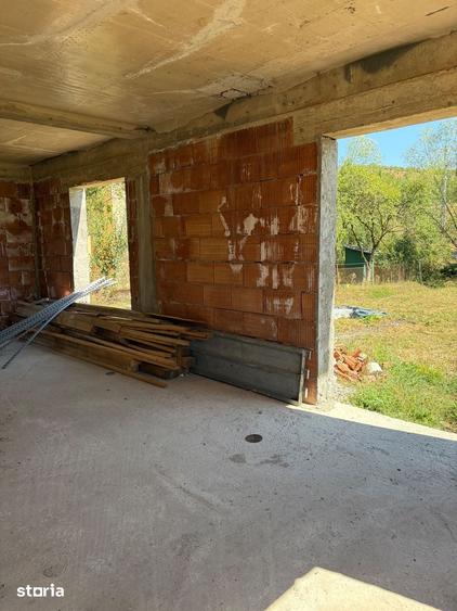 Casă cu 4 camere cu Teren 1400 Mp în Apahida