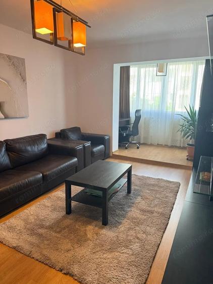 Apartament cu 4 camere decomandat în Tudor