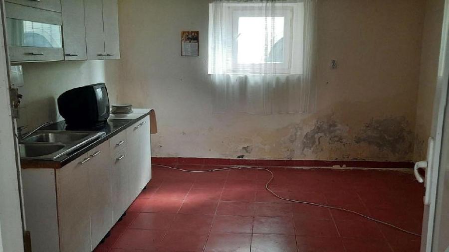Casă individuală cu 5 camere cu Teren 720 Mp în Poiana Sibiului