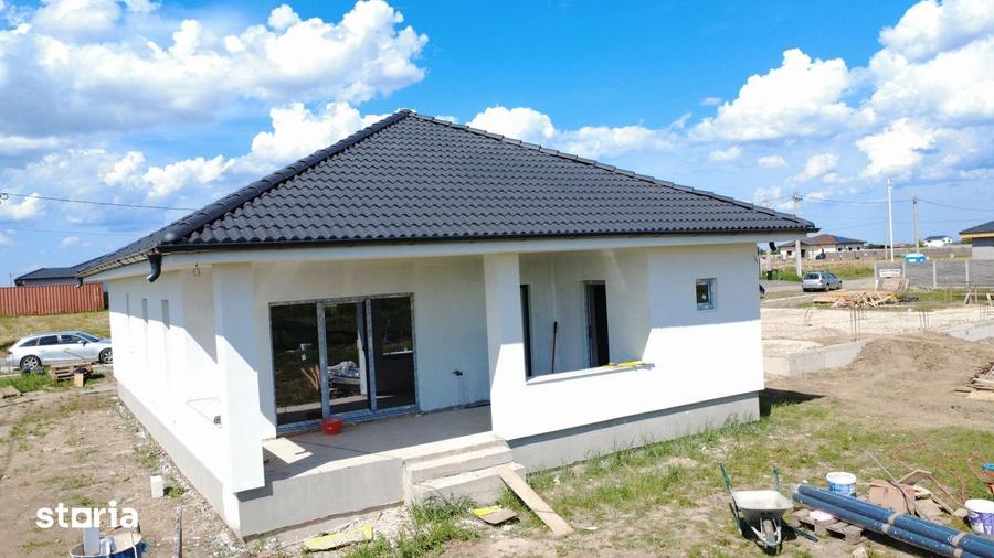 Casa individuala - Teren 731m, Asfalt si Toate utilitatile - 1