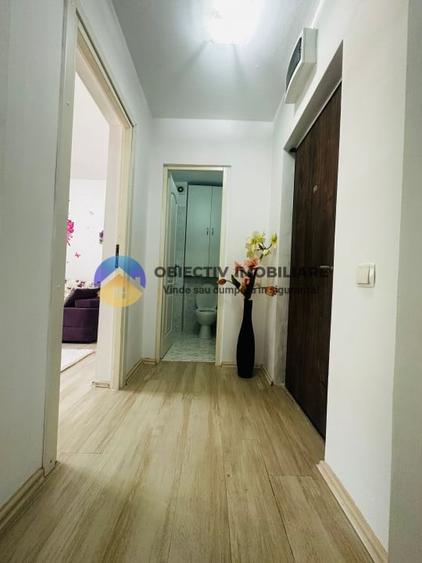 Apartament cu 4 camere semidecomandat în Mărăței