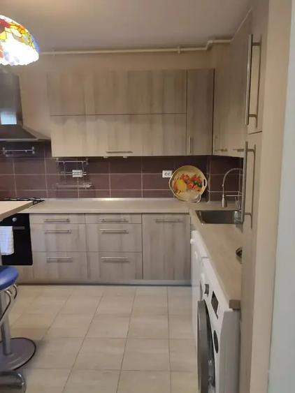 Apartament cu 4 camere decomandat, mobilat în Nord