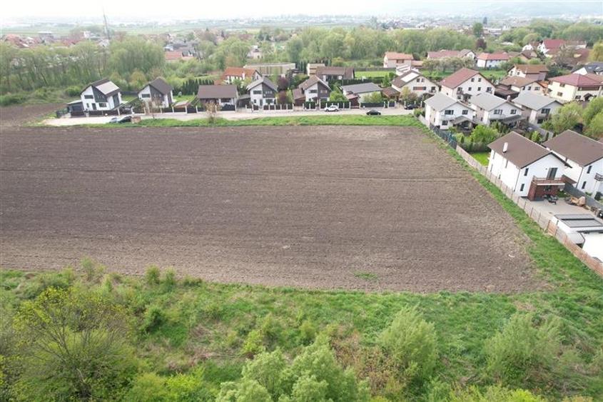 Teren intravilan de 900 mp, în Stupini
