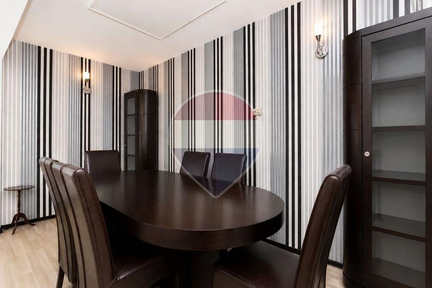 Casă cu 6 camere cu Teren 509 Mp în Vest