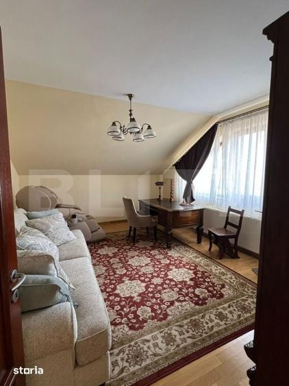 Casă cu 6 camere cu Teren 330 Mp în Soarelui