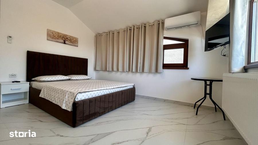 Casă cu 7 camere cu Teren 250 Mp în Nord