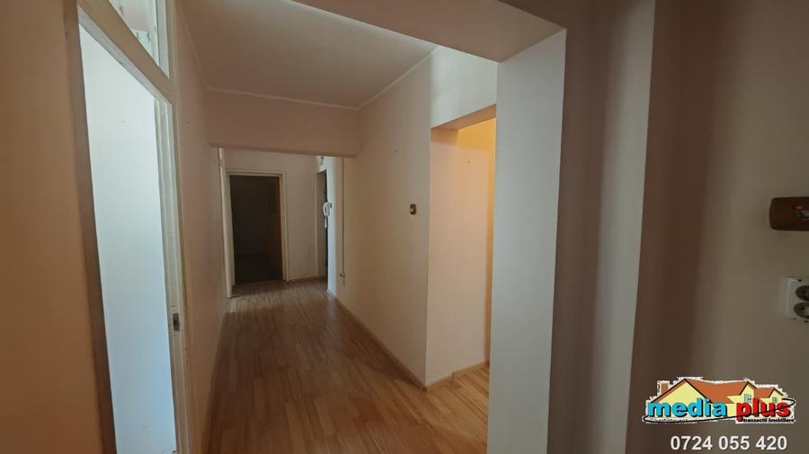 Apartament cu 3 camere decomandat în Țiglina 1