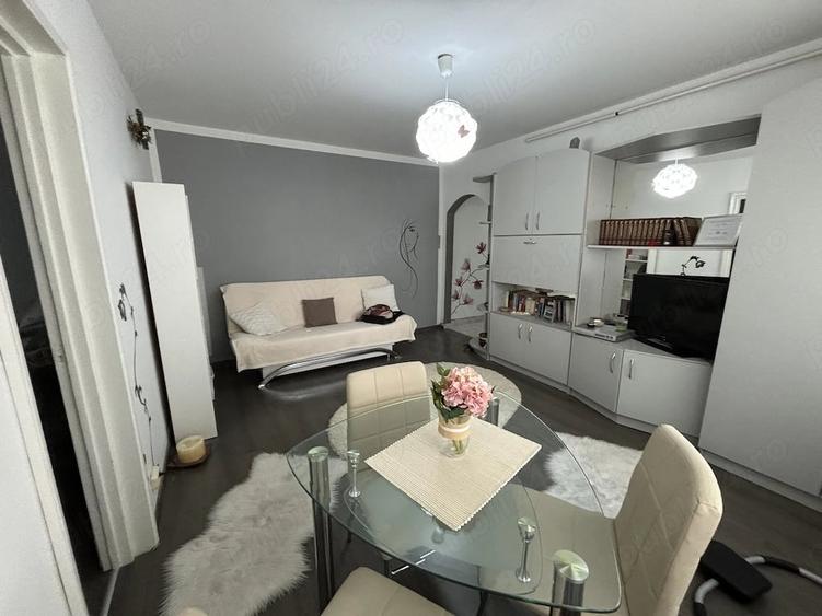 Apartament cu 2 camere semidecomandat în Central