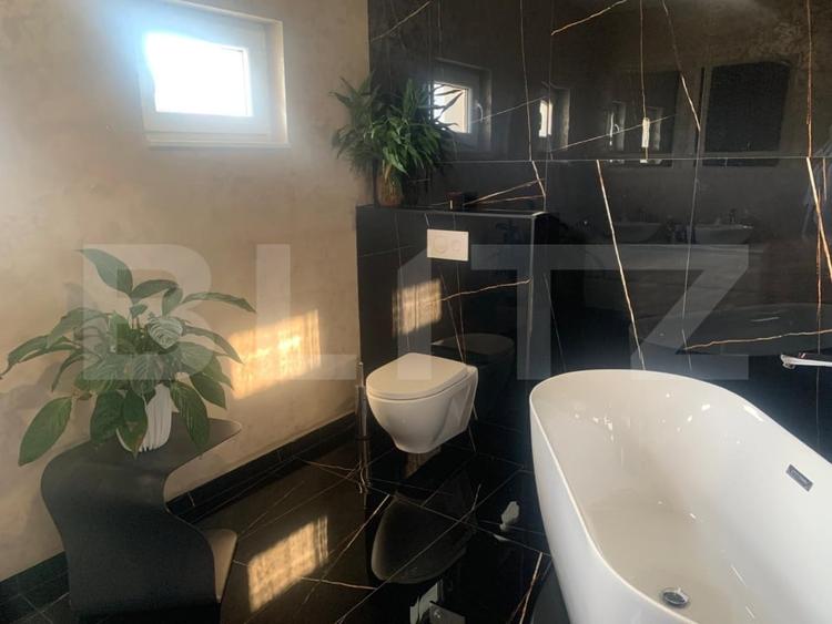 Duplex cu 5 camere cu Canalizare în Est