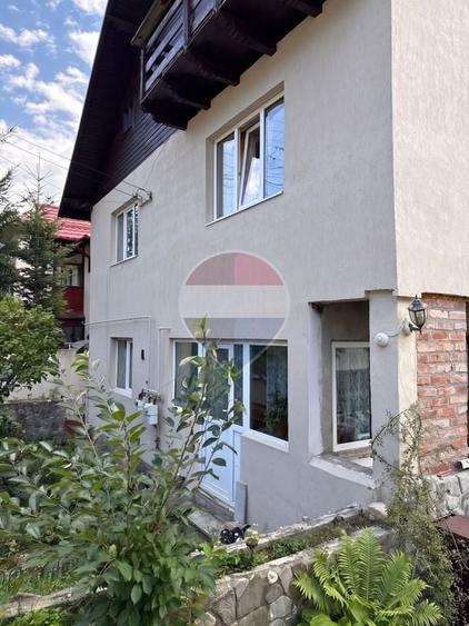 Casă individuală cu 9 camere cu Teren 350 Mp în Sud-Est