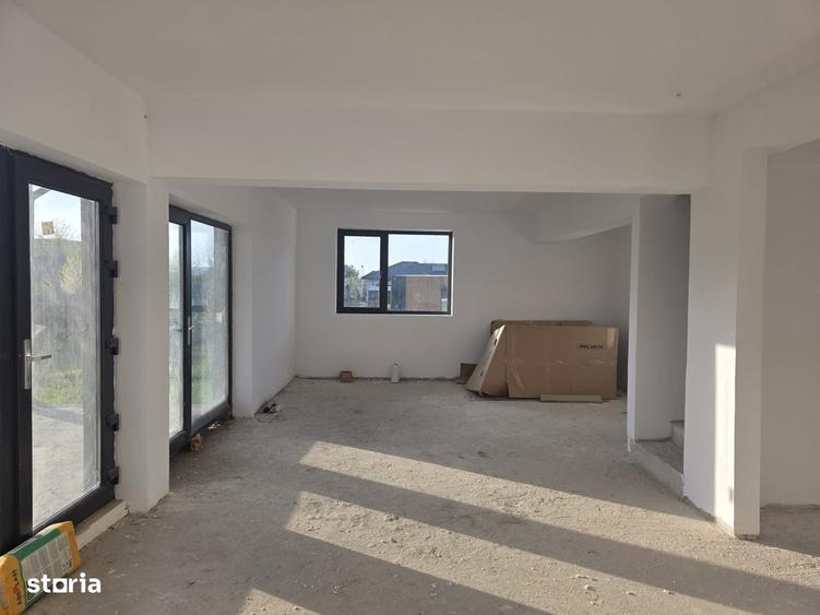 Casă cu 4 camere în Ciofliceni