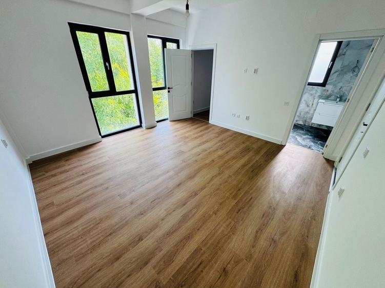 Casă individuală cu 4 camere cu Canalizare în Tunari