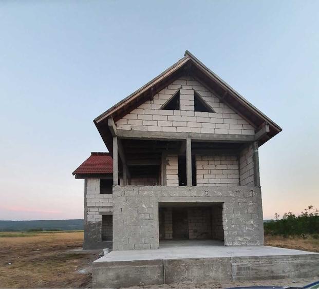 Casă cu 4 camere în Central