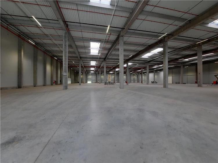 Spațiu industrial, de 2,100 mp, în Nord