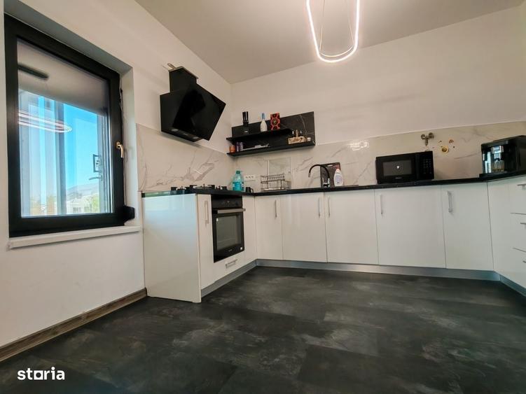 Casă cu 4 camere cu Teren 500 Mp în Agigea