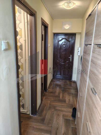 Apartament cu 2 camere decomandat în Drumul Taberei