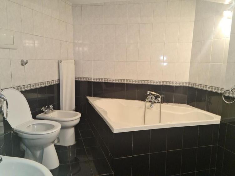 Apartament cu 4 camere în Lunca Apei