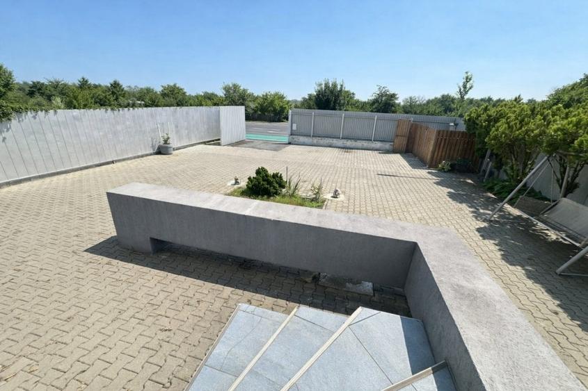 Birou, de 300 mp, în Calea Dumbrăvii