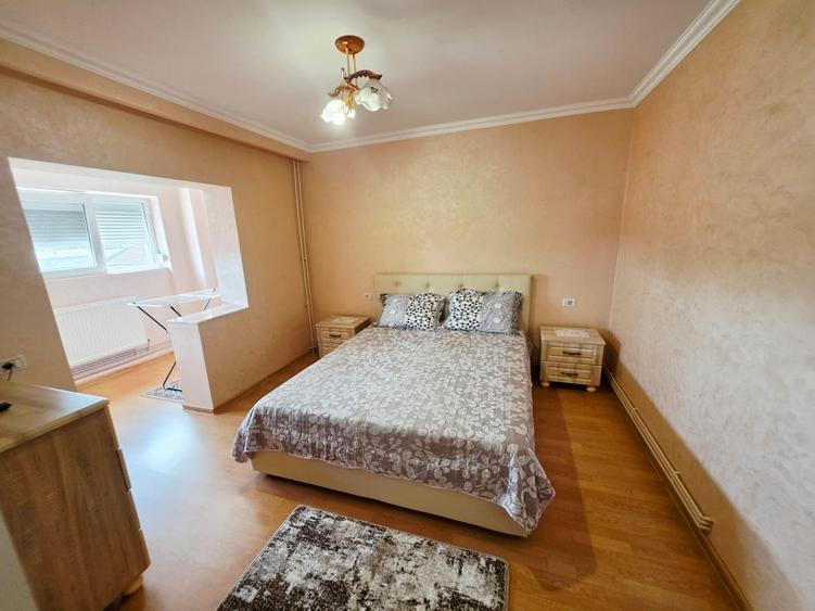 Apartament cu 2 camere decomandat în 9 Mai