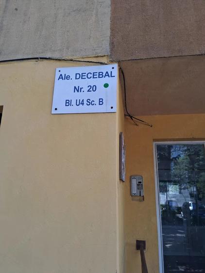 Apartament cu 2 camere semidecomandat în Podu Roș