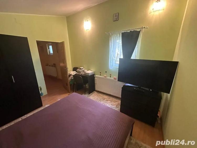 Casă cu 6 camere cu Teren 400 Mp în Est