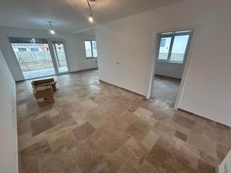 Duplex cu 3 camere cu Canalizare în Moșnița Nouă