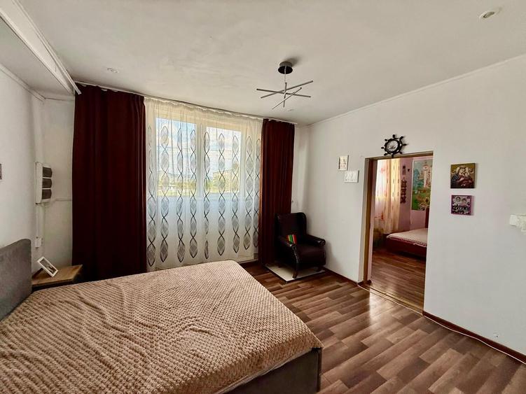 Spațiu comercial, de 420 mp, în Mintia