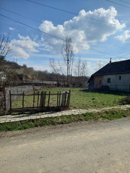 Teren Construcții intravilan de 520 mp, în Troița