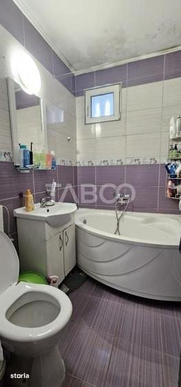 Apartament cu 3 camere semidecomandat în Lazaret