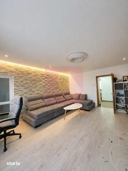 Apartament cu 3 camere în Nerva Traian