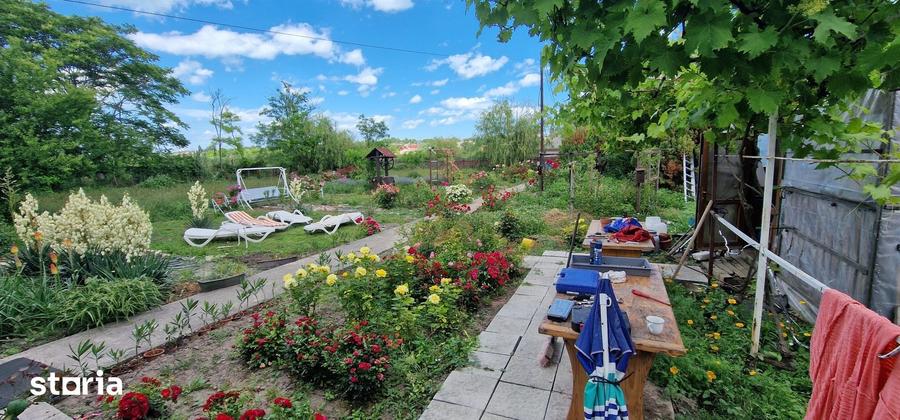 Casă cu 3 camere cu Teren 2100 Mp în Tuzla
